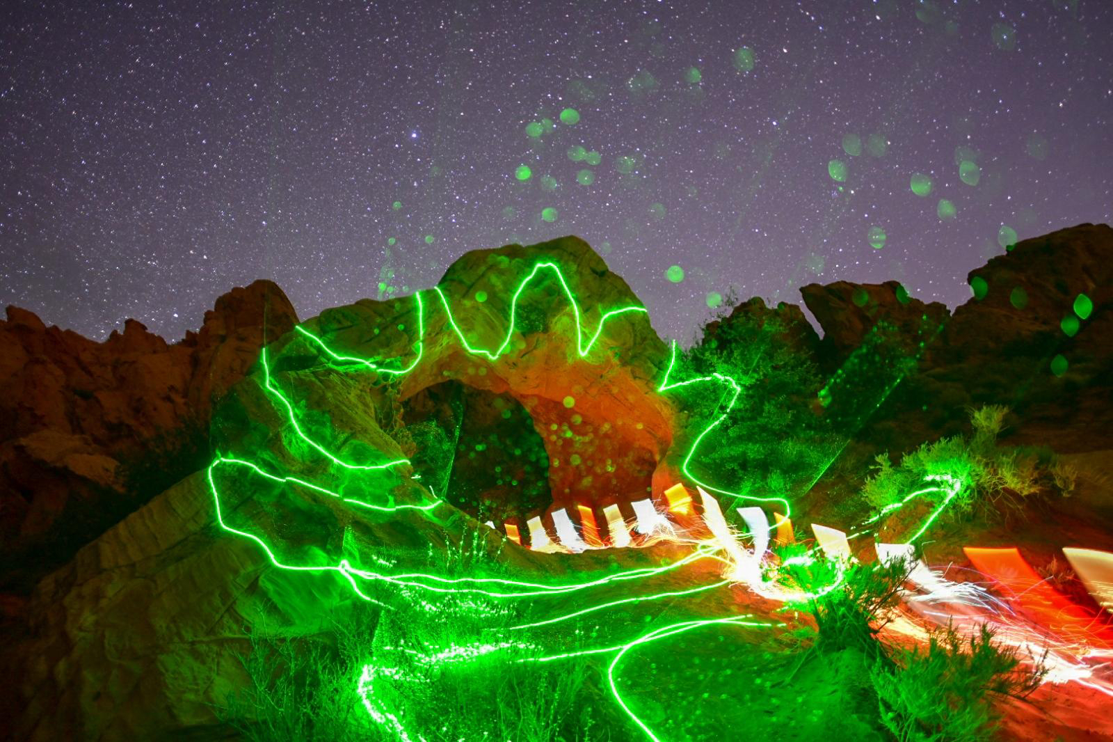 Hike Arch Trail to Babylon Arch