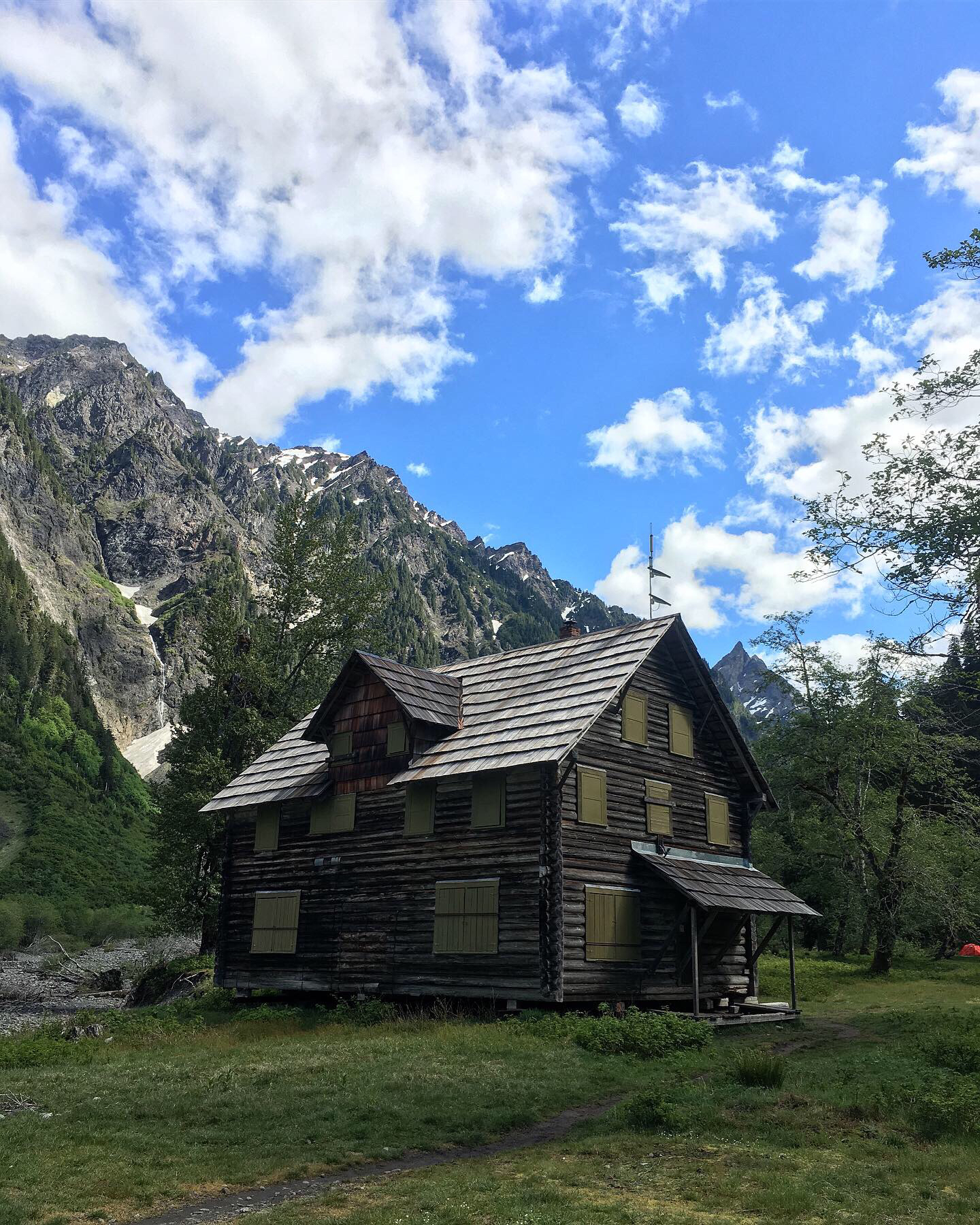 Backpack to Enchanted Valley Chateau