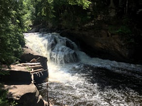 Hike to Sturgeon Falls