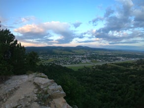 Hike around Lookout Mountain