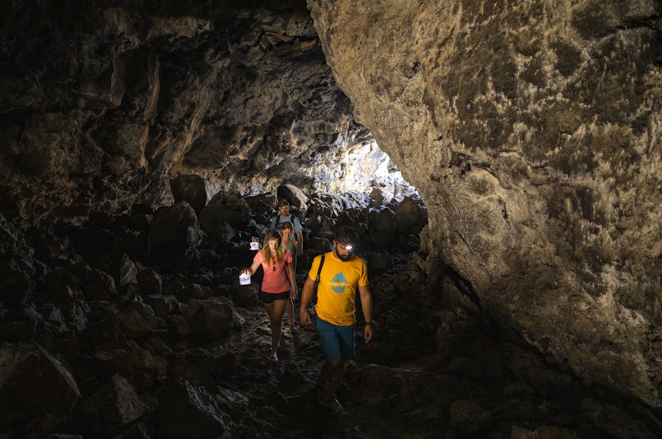 Hike to Indian Tunnel at Craters of the Moon, Craters of the Moon NM & PRES