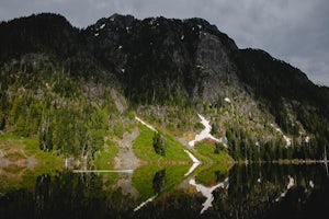 Hike to Deeks Lake 