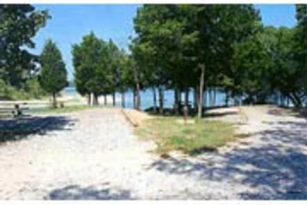 Lodging at Creek in Kingston, Oklahoma