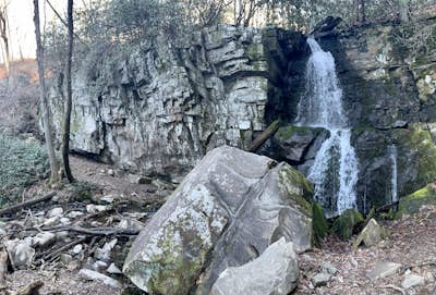 Hike to Baskins Creek Falls
