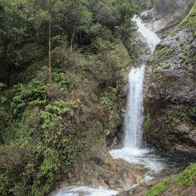 Hike to Mae Pan Waterfall