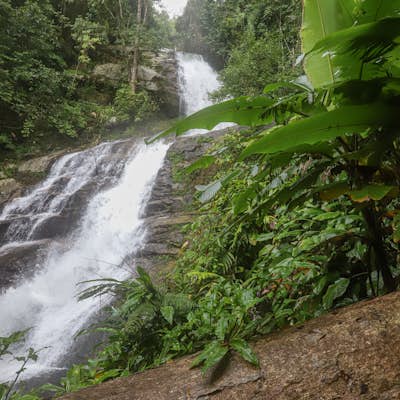 Explore Huai Sai Lueang Waterfall