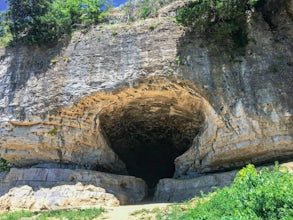 Hike to Cave-in-Rock