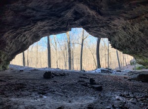 Hike to Sand Cave