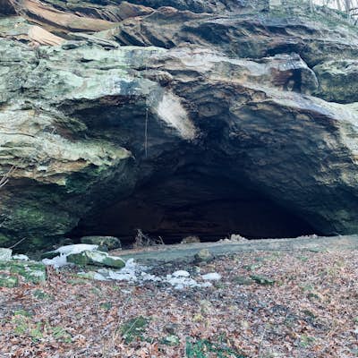 Hike to Sand Cave