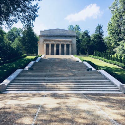 Explore Abraham Lincoln Birthplace National Historical Park