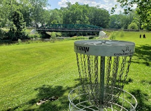 Disc Golf at Snyder Park