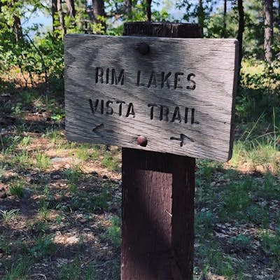 Hike on Rim Lakes Vista Trail #622