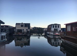 Living’s Easy on a Sausalito Houseboat