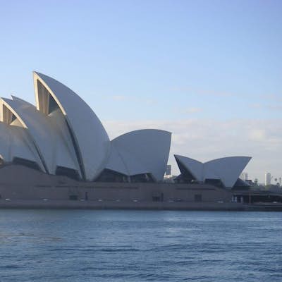 Cruise Sydney Harbor in Austrilia