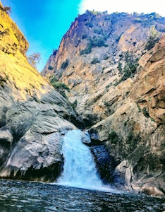 Explore Zumwalt Meadow and Roaring River Falls