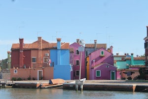 Take the Boat Tour of Venecian Islands