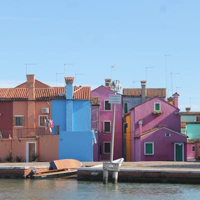 Take the Boat Tour of Venecian Islands