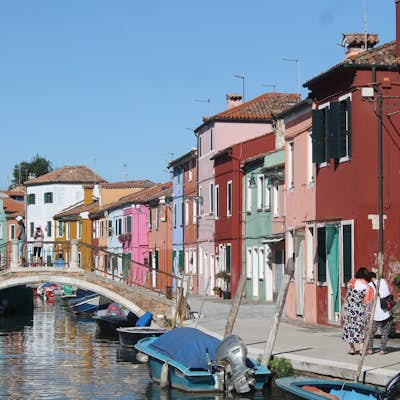 Take the Boat Tour of Venecian Islands