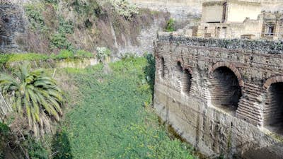 Explore the Ruins of Herculaneum