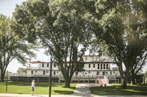 Walk along the Sioux City Riverfront Trail