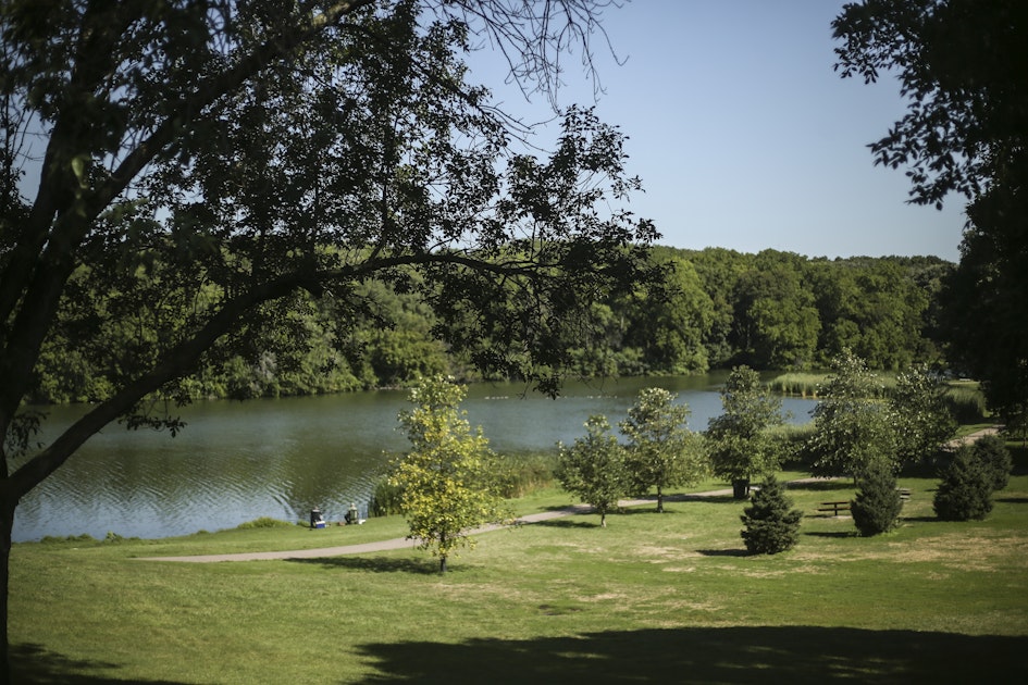 Hike Bacon Creek Trail, Sioux City, Iowa