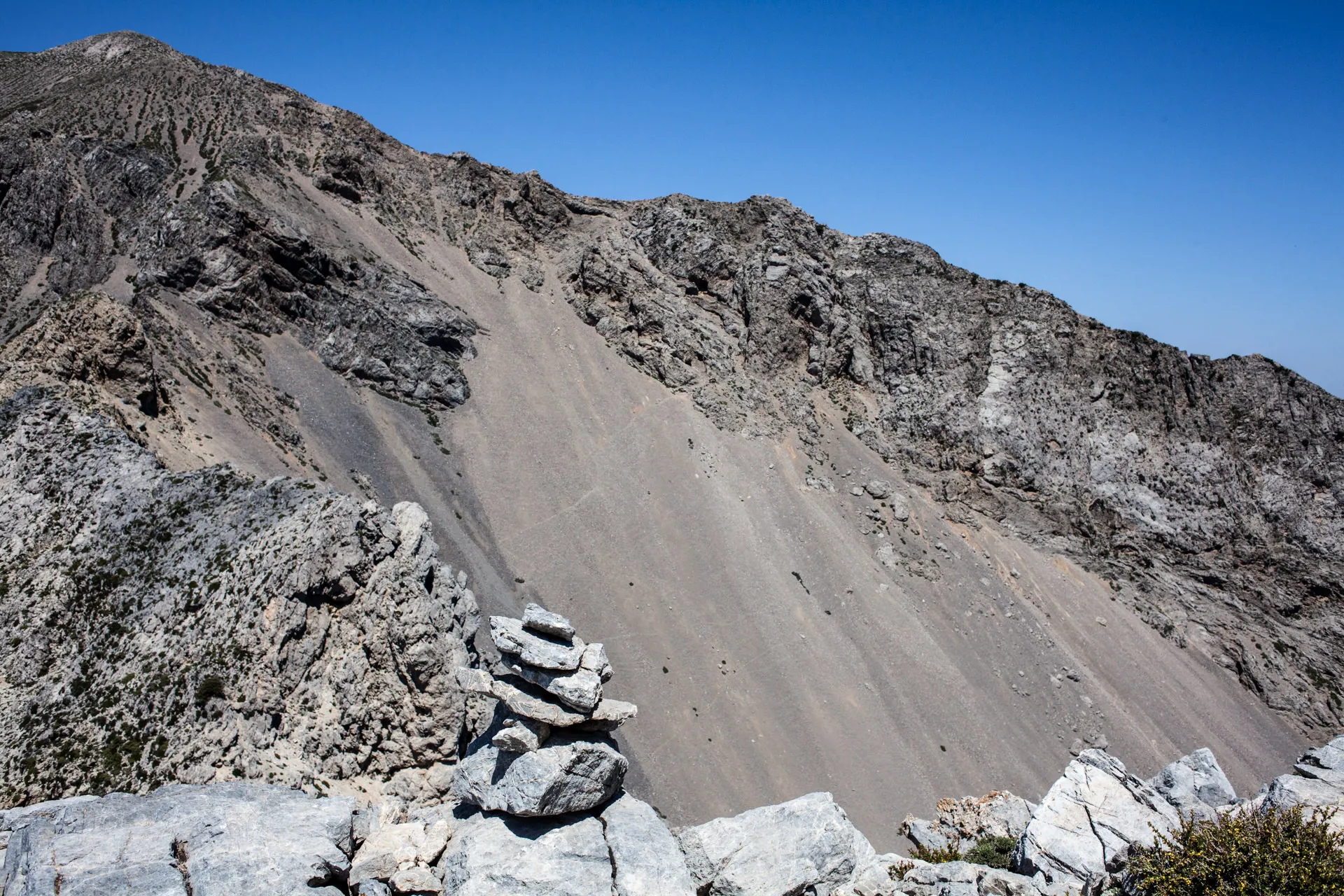 Hike to Gigilos Summit