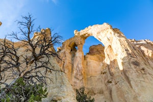 Hike to Grosvenor Arch 