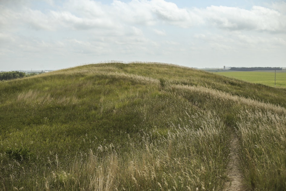 Hike up the Ocheyedan Mound , Ocheyedan, Iowa