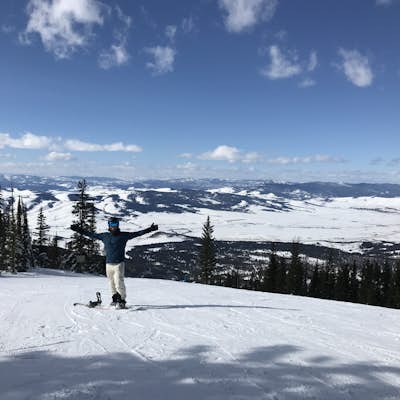 Ski or Snowboard Discovery Mountain