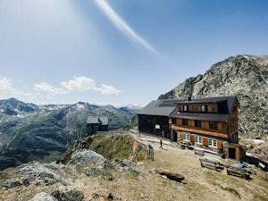 Hike to the Hildersheimer Hut on the Stubai Glacier
