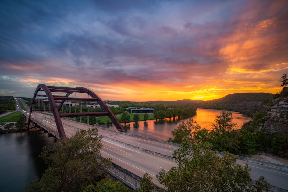 Hike the 360/Pennybacker Bridge Overlook Trail, Austin, Texas