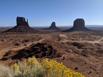 Drive Monument Valley's Scenic Loop
