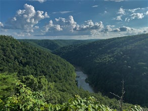 Short hike to East Rim Overlook