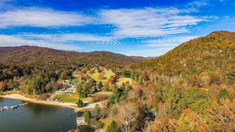 Photo of Amazing Rumbling Bald Resort Locale & Amenities