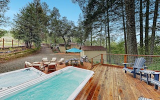 Luxe Vineyard-View Hideaway w/ Swim Spa & Hot Tub