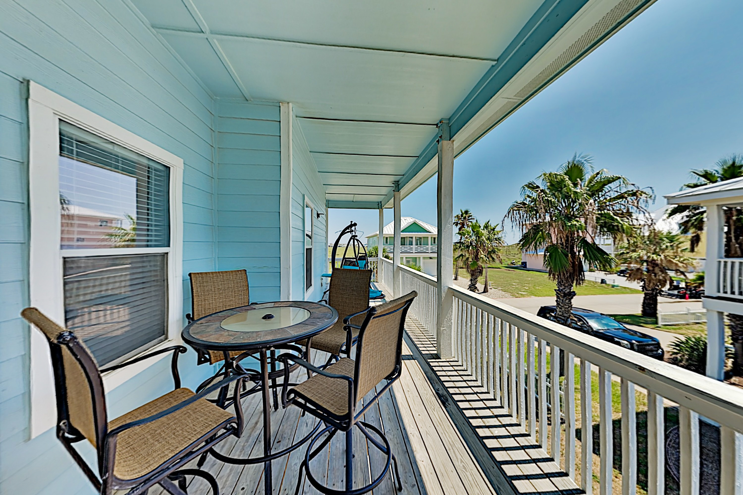 Photo of The Margarita House 2 Pools, 6 Min Walk to Beach