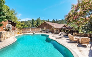 Impressive Lodge on Russian River with Pool