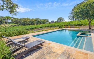 Vineyard Estate w/Hot Tub & Pool - Minutes to Napa