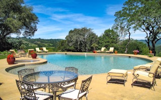 Spacious Vineyard Estate - Pool & Valley Views