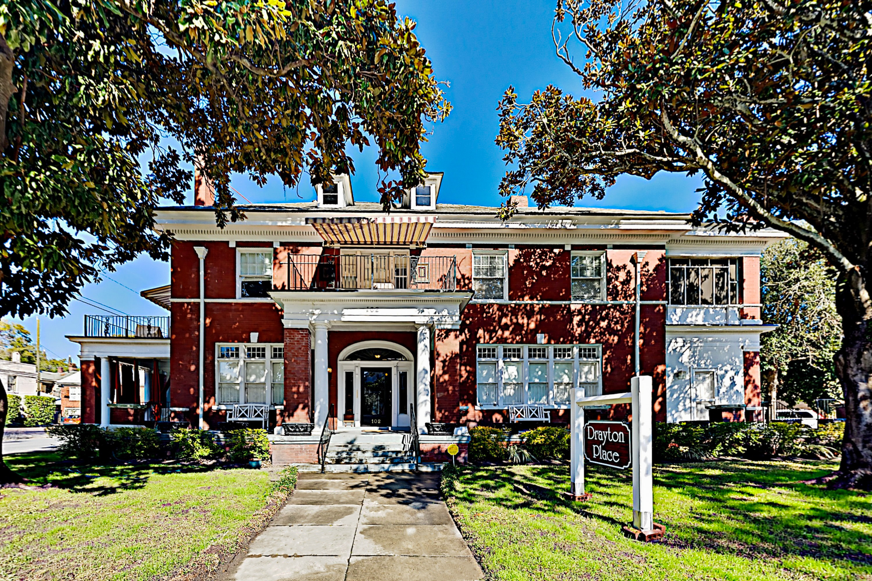 Photo of Drayton Place 3 & 4 Walk to Starland Restaurants