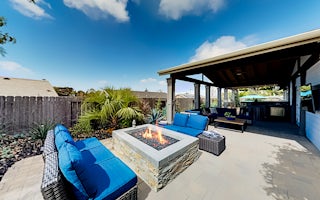 Backyard Oasis | Outdoor Kitchen, Bar & Billiards