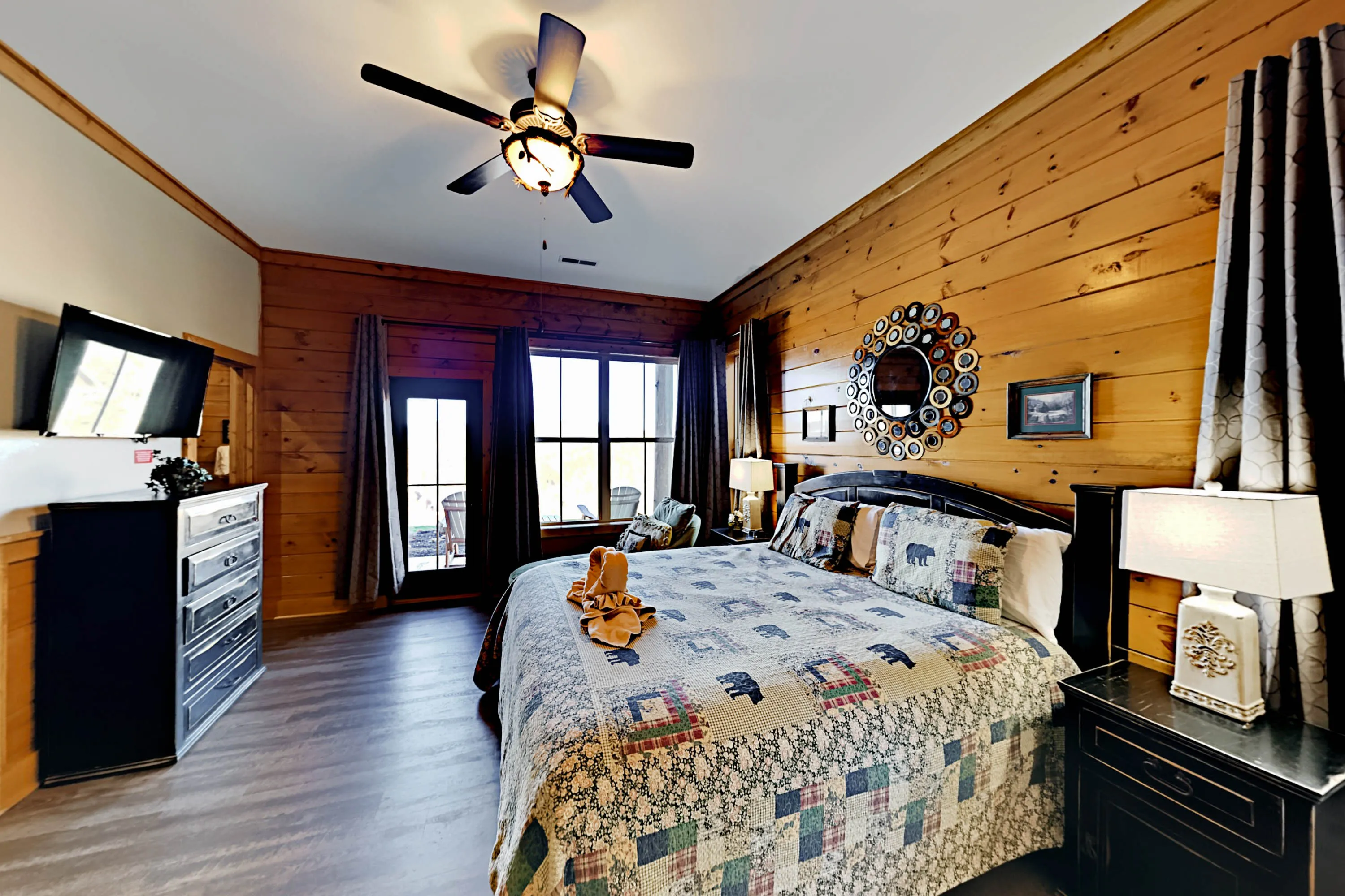 Photo of The Summit of Locust Ridge | Luxe 3-Cabin Retreat