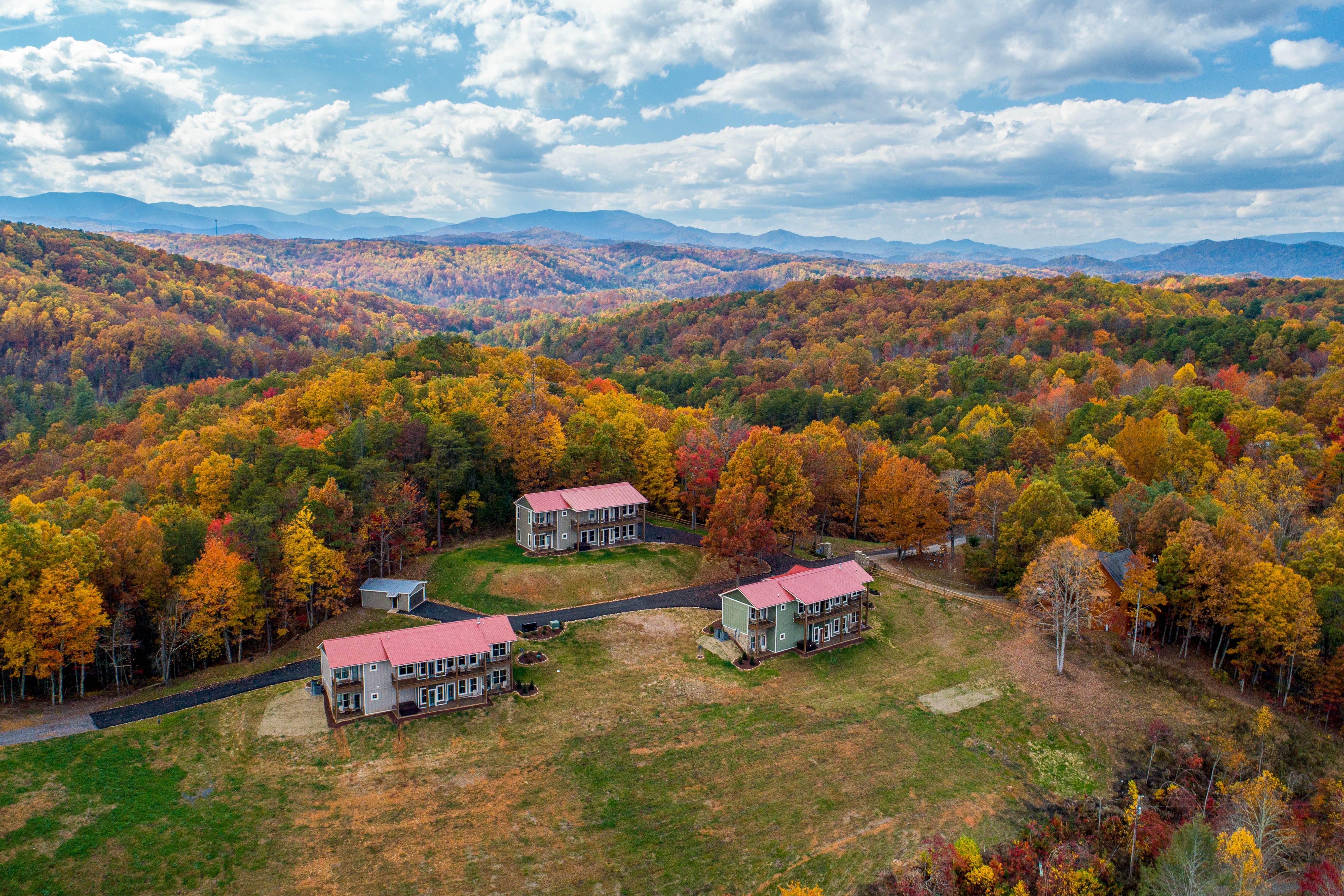 Photo of The Summit Of Locust Ridge Luxe 3 Cabin Retreat