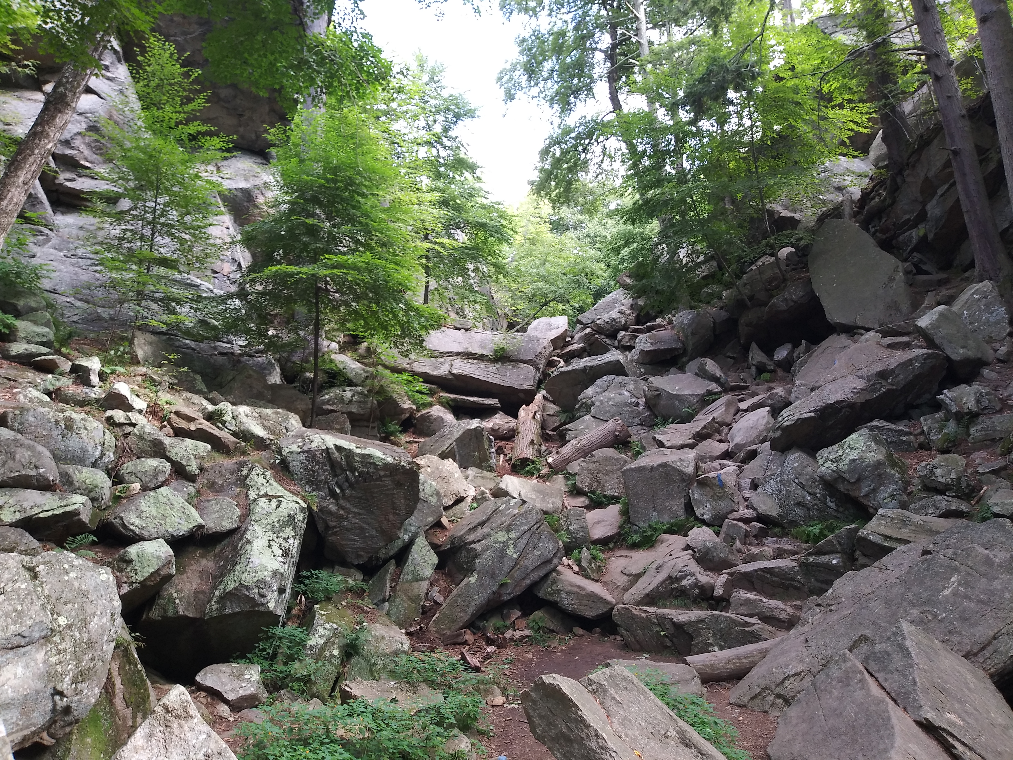 Hike the Purgatory Chasm Trail