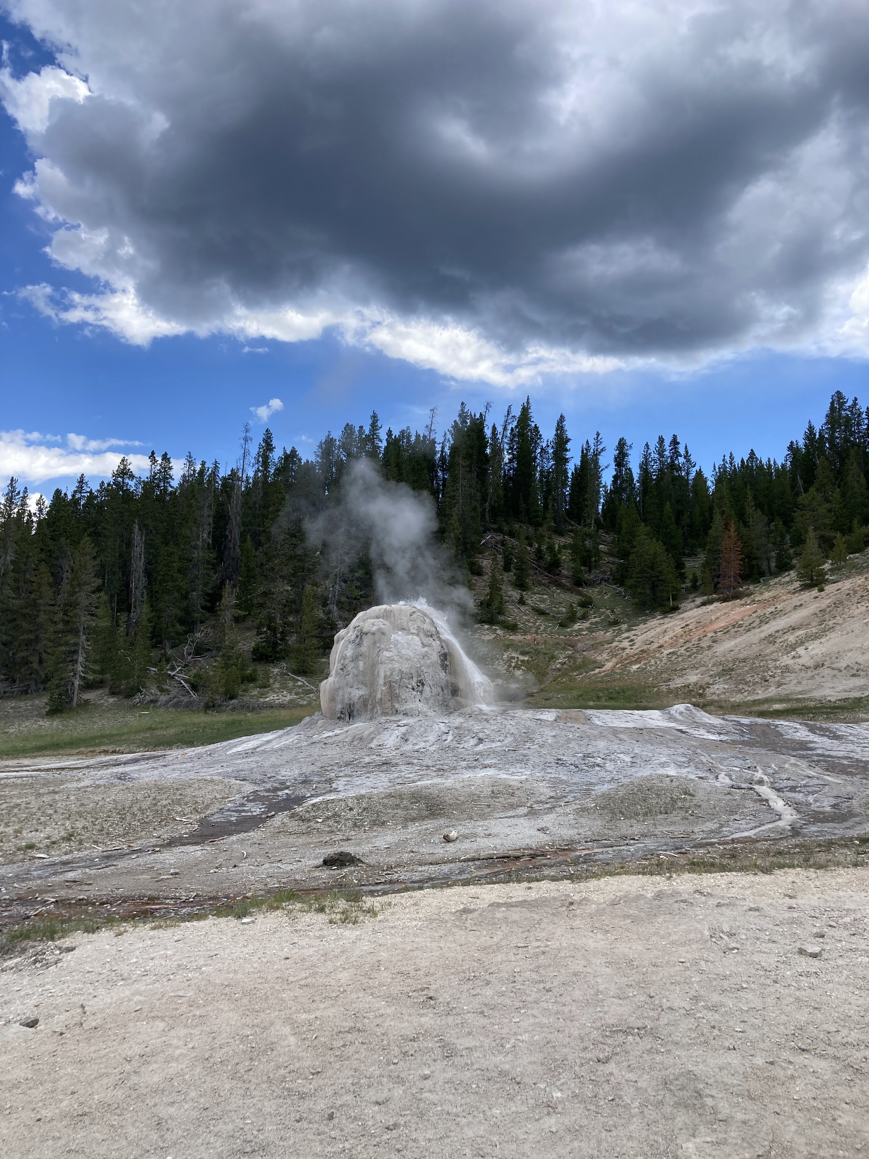 Hike to Lone Star Geyser