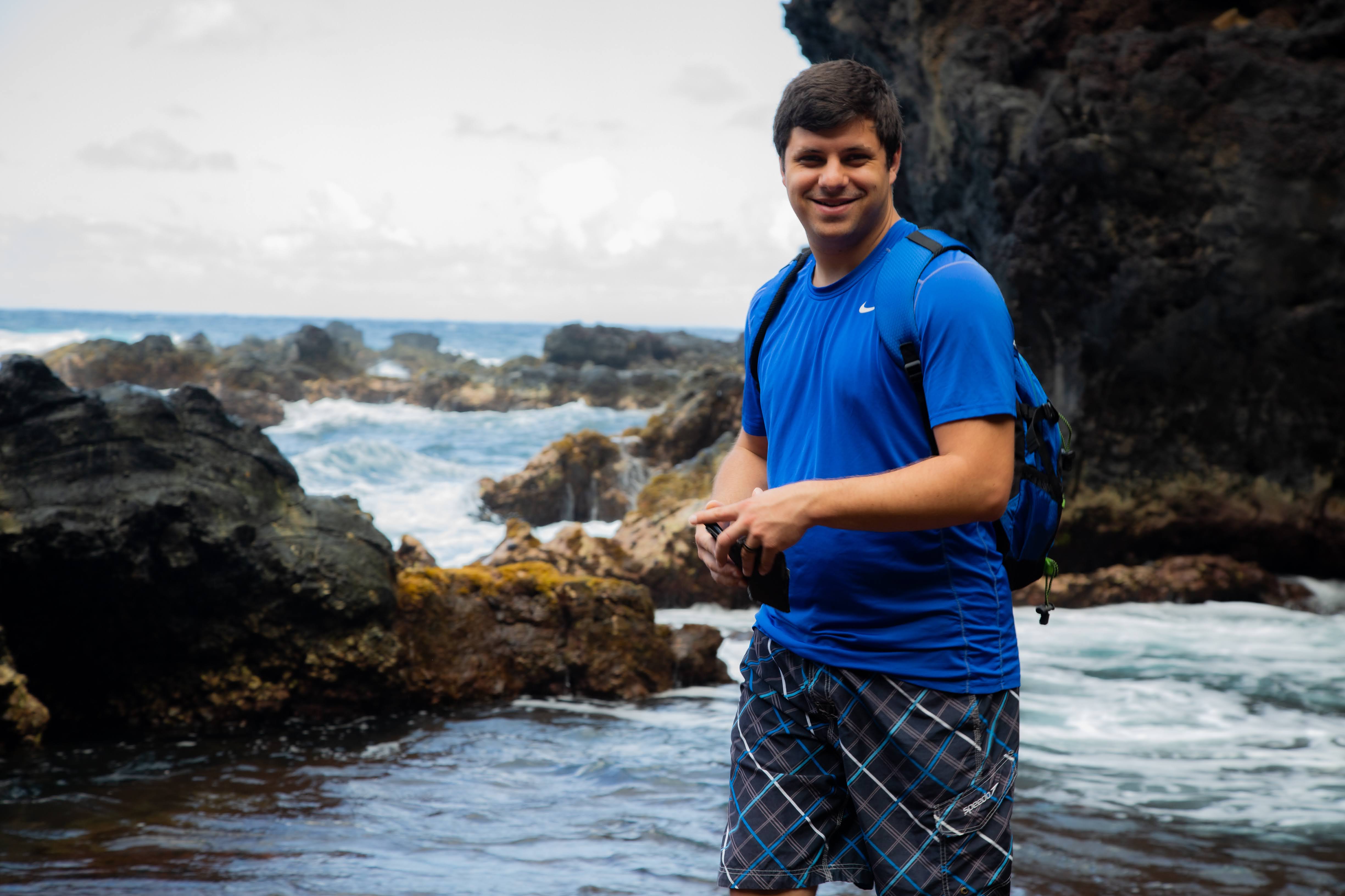 Kaihalulu Red Sand Beach