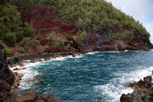 Kaihalulu Red Sand Beach