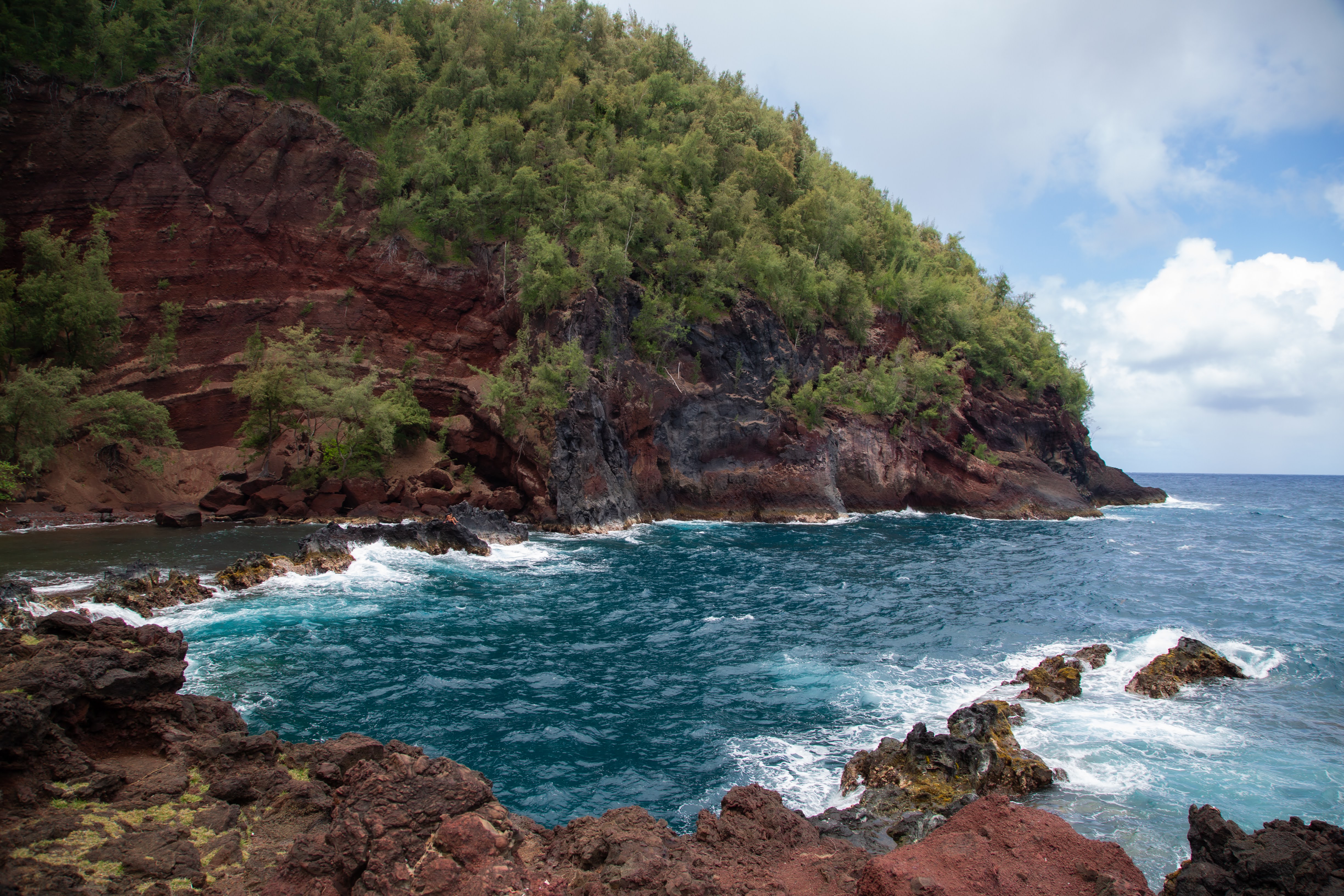 Kaihalulu Red Sand Beach