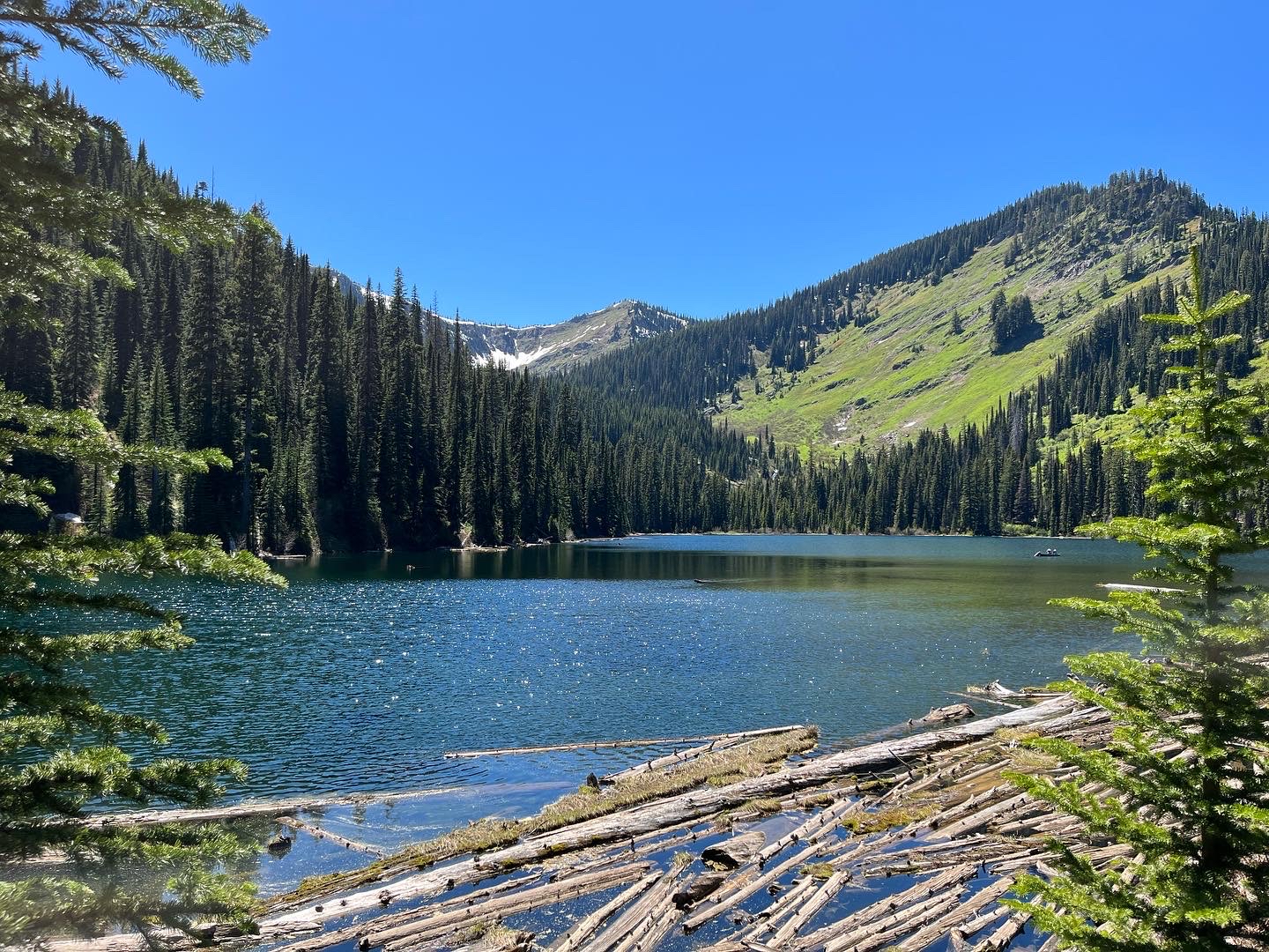 Diamond Lake and Cliff Lake Trail