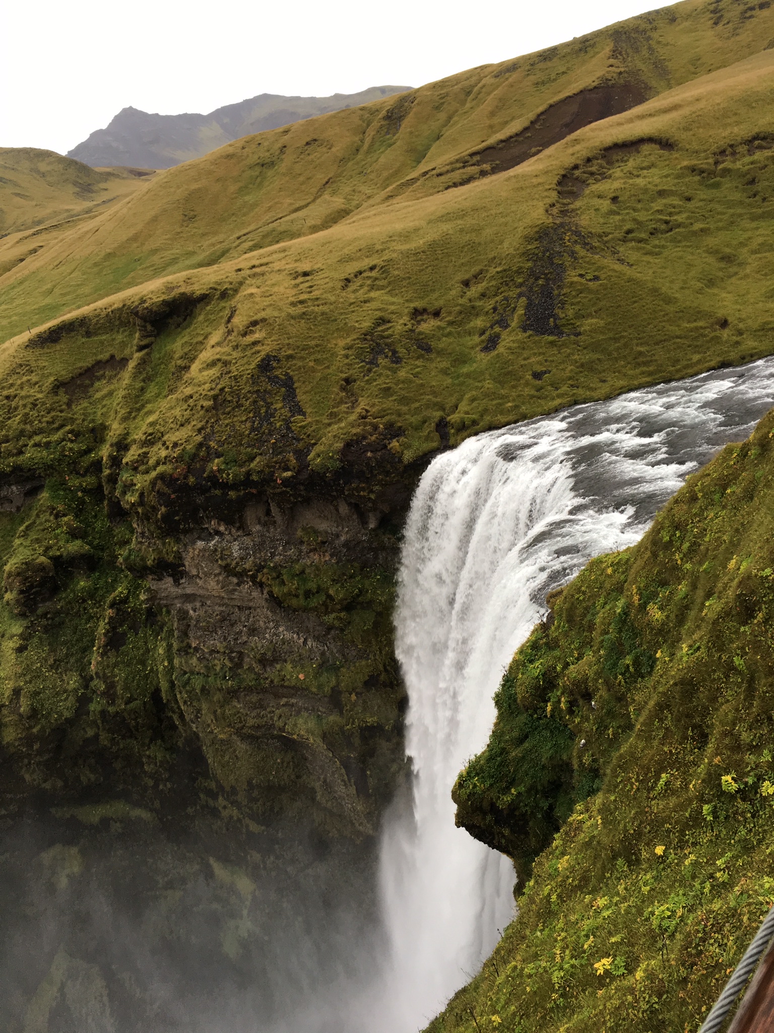 Hike Fimmvörðuháls Pass